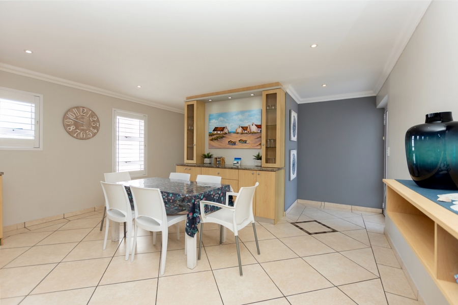 4 Bedroom Property for Sale in Golden Mile Western Cape